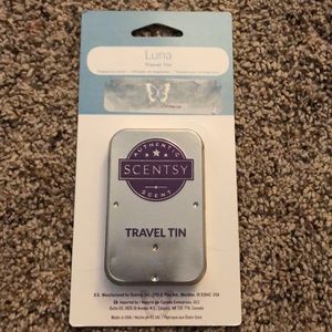 Scentsy travel tin in Luna